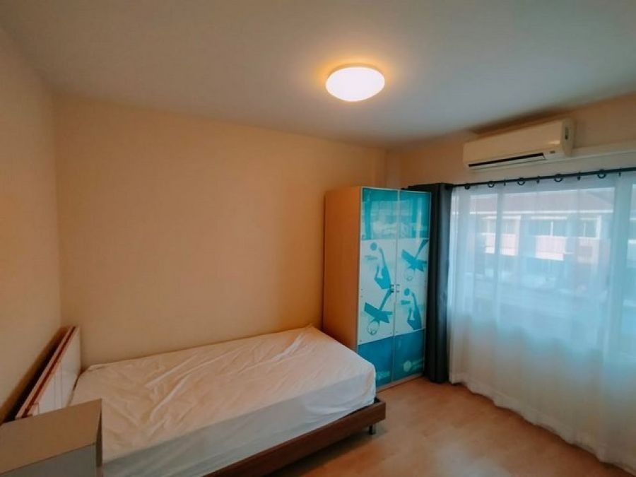 ให้เช่าทาวโฮมกรุงเทพกรีฑาซอย7 ใกล้รถไฟฟ้าสายสีเหลืองและสายสีส้ม ถนนมอเตอร์เวย์กรุงเทพ-ชลบุรี ย่านบางกะปิ  โครงการทาว์นพลัสพระราม9