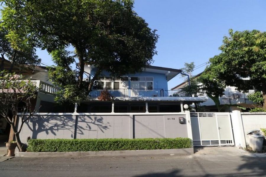 ให้เช่าบ้านเดี่ยวใกล้โรงเรียนบดินเดชา สิงห์ สิงหเสนีย์ 2 , ตรงข้ามโรงเรียนเบญจมินทร์โรงเรียนปัฐวิกรณ์ นวมินทร์ 129