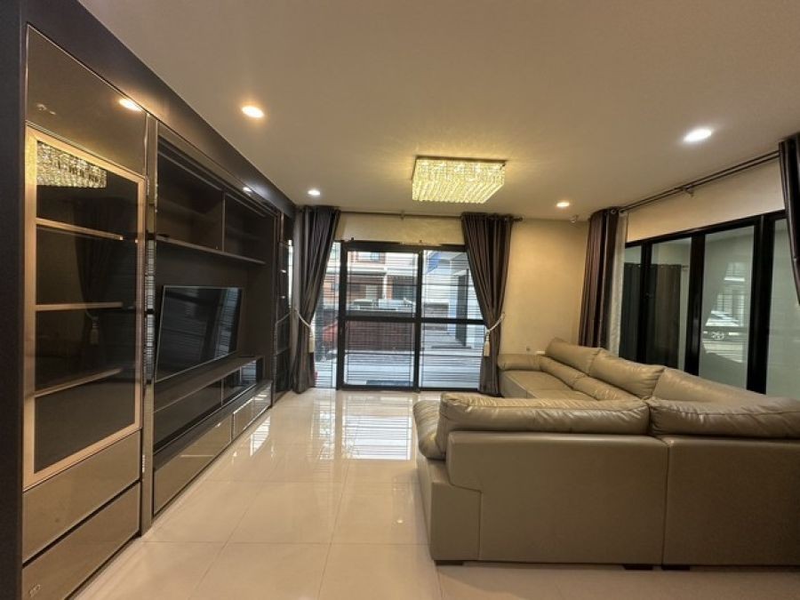 ให้เช่าบ้านเดี่ยว2ชั้นใกล้โรงพยาบาลศิริราช โครงการ เศรษฐสิริ 1 จรัญปิ่นเกล้า ใกล้ เดอะเซอร์เคิล ราชพฤกษ์, ฟู้ดแลนด์ จรัญสนิทวงศ์ใกล้