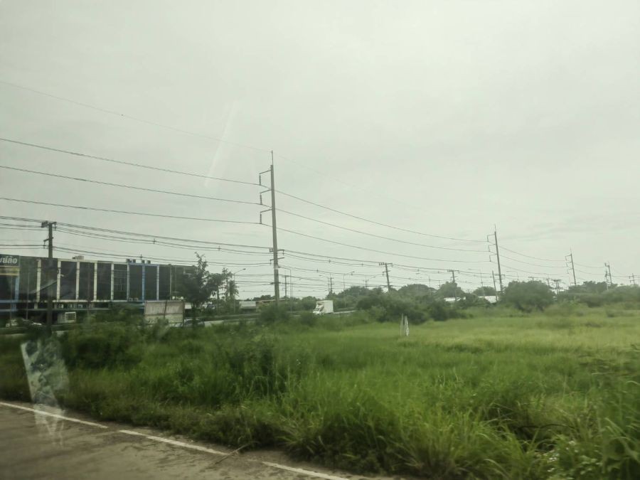 ขายที่ดิน 123 ไร่ แปลงสวยติดถนนใหญ่ ถนนสุวินทวงศ์  อ.บางน้ำเปรี้ยว จ.ฉะเชิงเทรา วิ่งเส้น 304 จากมีนบุรี