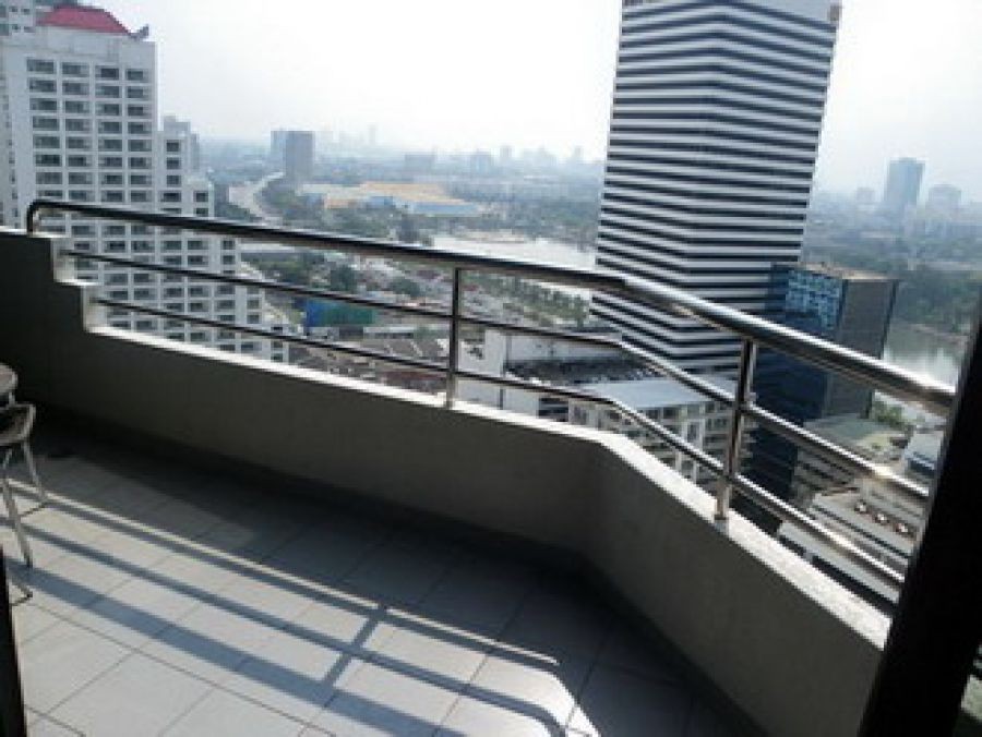 for rent Lake avenue condo sukhumvit 16 closed to bts asoke ให้เช่า เลคอเวนิว.