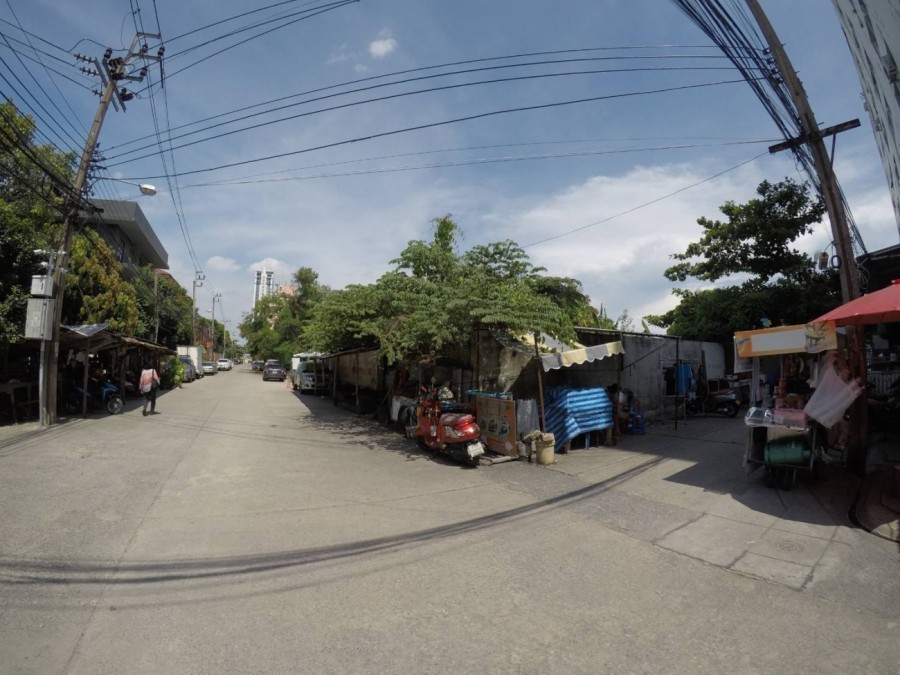 ขายที่ดิน 202 ตรว. ตรงข้ามห้างซีคอนสแควร์ในซอยศรีนครินทร์42 ใกล้ MRTสวนหลวงร.9