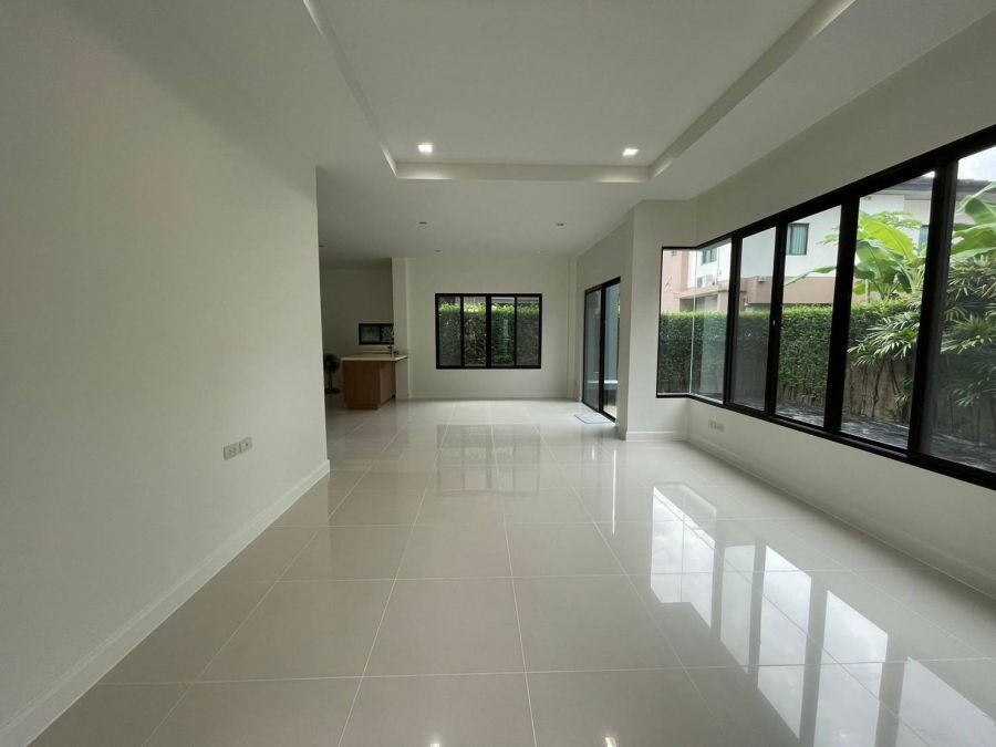 ขายบ้านเศรษฐสิริวัชรพลหลังใหญ่ แค่9.9ล้านบาท