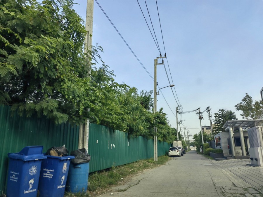 ขายที่ดิน 409 ตรว. ซอยแบริ่ง 66แยก3  เข้าออกซอยศรีด่าน11ได้ ใกล้ถนนศรีนครินทร์และ  MRT ศรีแบริ่ง