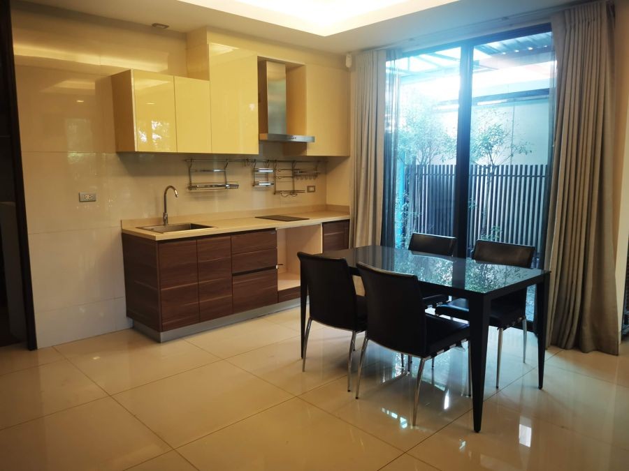 ขายบ้านแฝด The Plot Yen-Akat  36 ตรว. 3 ชั้น ซอยเย็นอากาศ 2