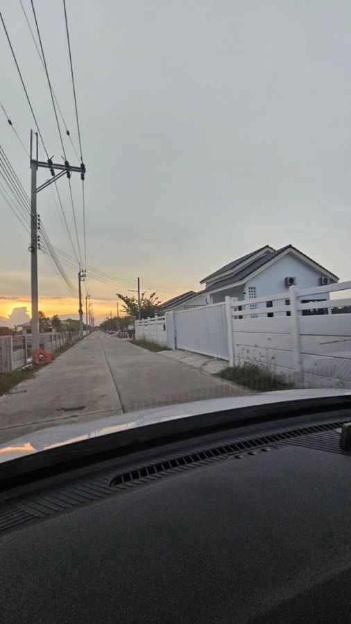 ขายที่ดิน 4 ไร่ 135 ตารางวา อ.ไทรน้อย จ.นนทบุรี หน้ากว้างติดถนนตัดใหม่ บรรยากาศดี โทร 065-365-4426