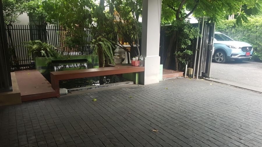 ขายบ้านแฝด The Plot Yen-Akat  36 ตรว. 3 ชั้น ซอยเย็นอากาศ 2