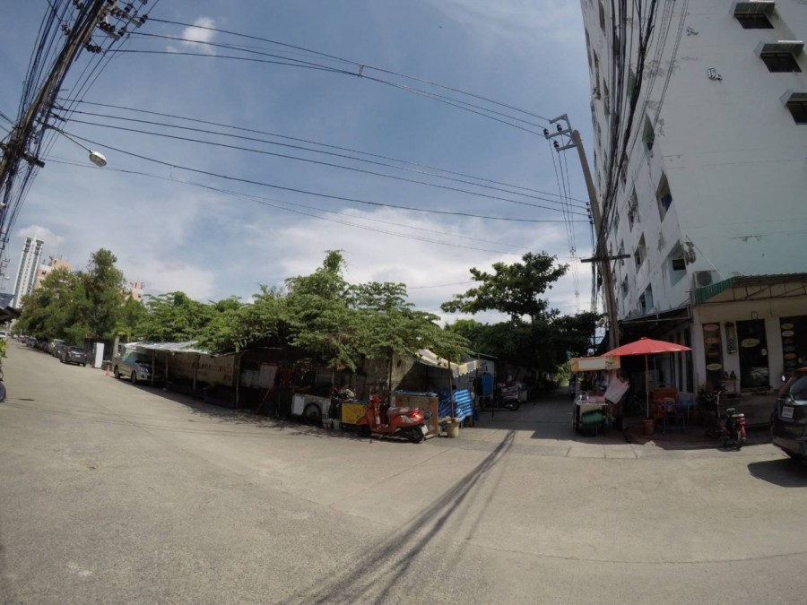 ขายที่ดิน 202 ตรว. ตรงข้ามห้างซีคอนสแควร์ในซอยศรีนครินทร์42 ใกล้ MRTสวนหลวงร.9