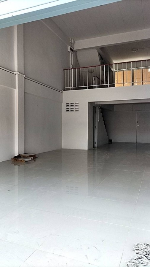 ขายอาคารพาณิชย์ 4 ชั้นมีชั้นลอย ปรับปรุงใหม่ ติดถนนกาญจนาภิเษก ซอยสุขสันต์6  บางแค