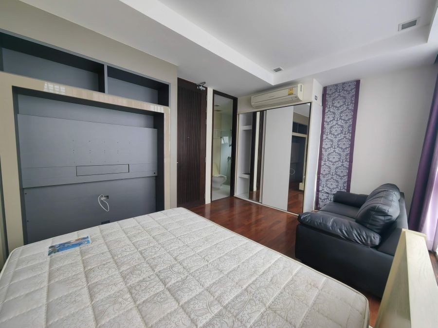 ขายบ้านแฝด The Plot Yen-Akat  36 ตรว. 3 ชั้น ซอยเย็นอากาศ 2