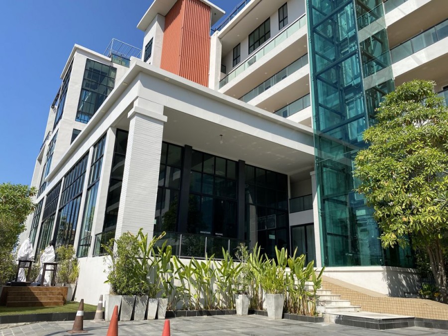 Sell  Condominium in Pattaya Jomtien near Motorway on Sukhumvit Road