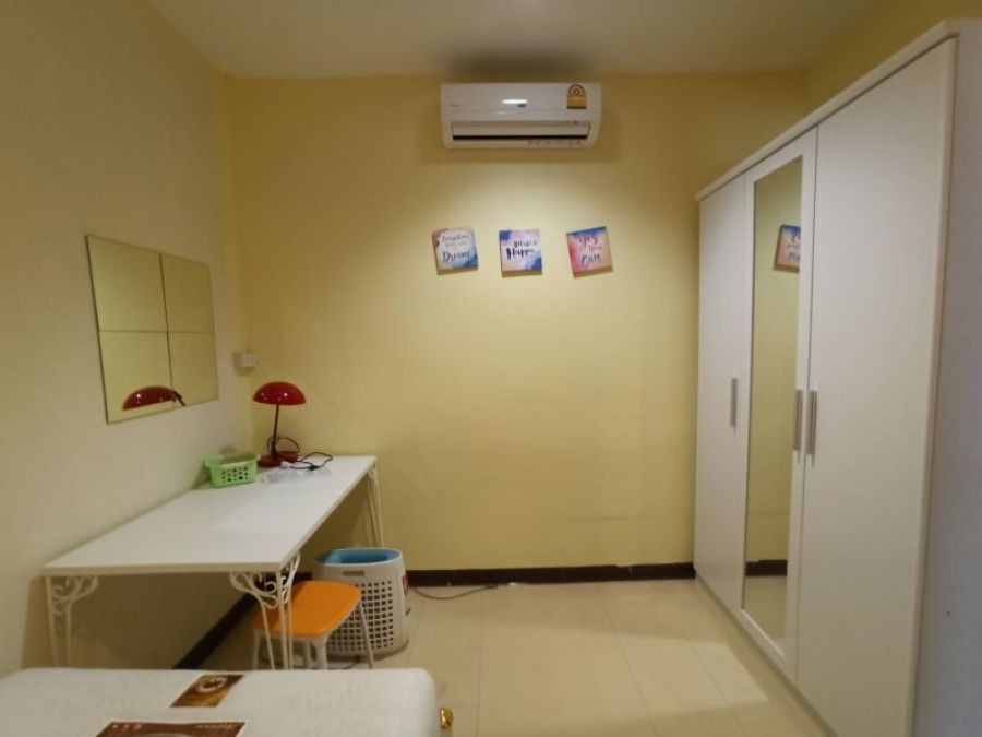 ขายอาคารพาณิชย์ 4 ชั้นครึ่ง ซอยรามคำแหง-กรุงเทพกรีฑา  ใกล้ศูนย์รวมสถานีรถไฟฟ้าแยกลำสาลี  เหมาะทำโฮมออฟฟิศหรือค้าขาย