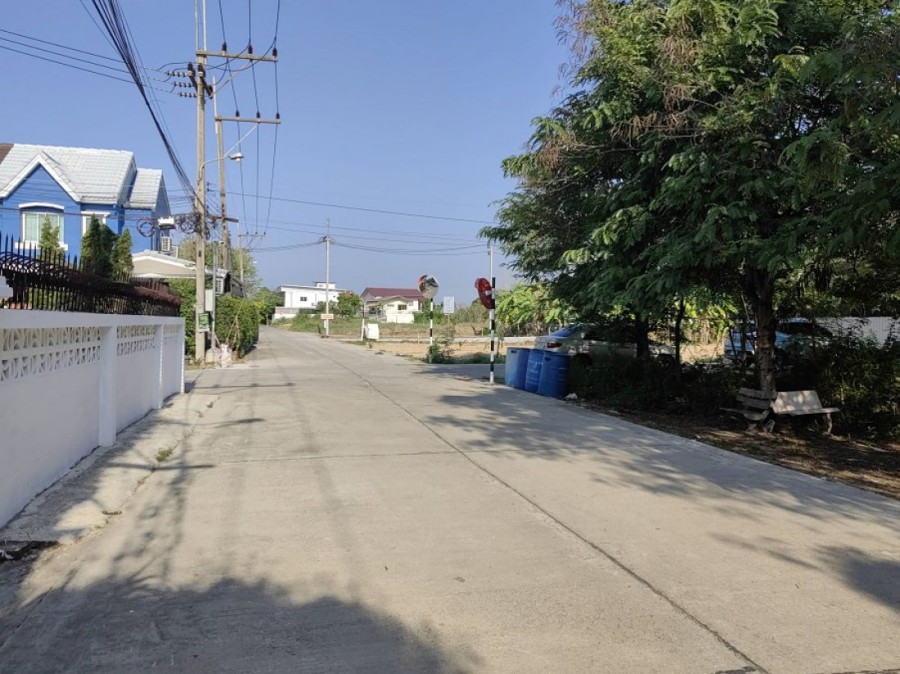 ขายที่ดิน 3-2-96  ไร่ ถนนพุทธมณฑล สาย4 ในซอย มบ.ปาริชาติ (ซอยกระทุ่มล้ม1) สามพราน