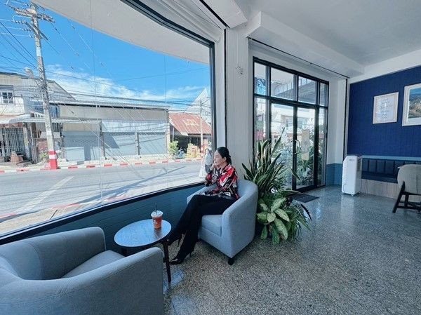 ขายด่วน ลดราคา อาคารพาณิชย์ 3 ชั้น อยู่หัวมุม ต.ในเมือง อ.เมืองร้อยเอ็ด ใกล้บึงพลาญชัย Tel. 0632897879