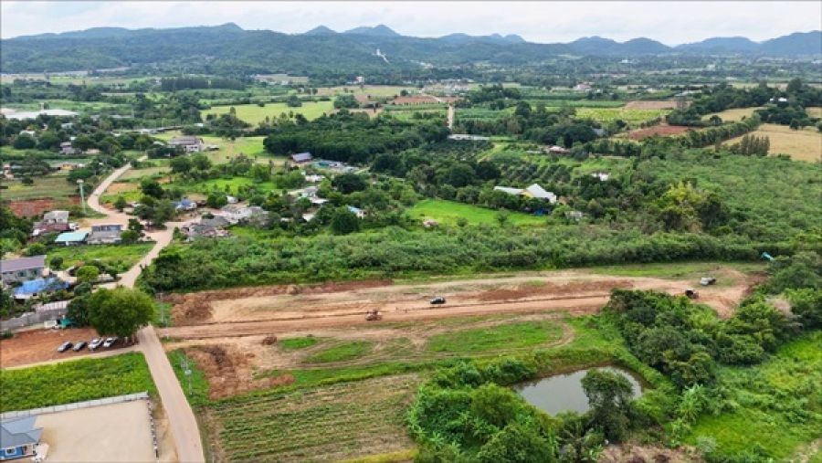 ขายที่ดินหมูสี ปากช่อง เขาใหญ่ โคราช แบ่งแปลงขายพร้อม สาธารณุปโภคพร้อม โทร 0814012278