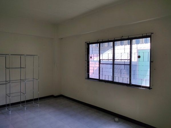 ขายด่วน! ทาวน์เฮ้าส์ เชียงใหม่ 3 ชั้น 3 ห้องนอน ทำเลดี ราคาพิเศษ เจ้าของขายเอง โทร 088-2852080