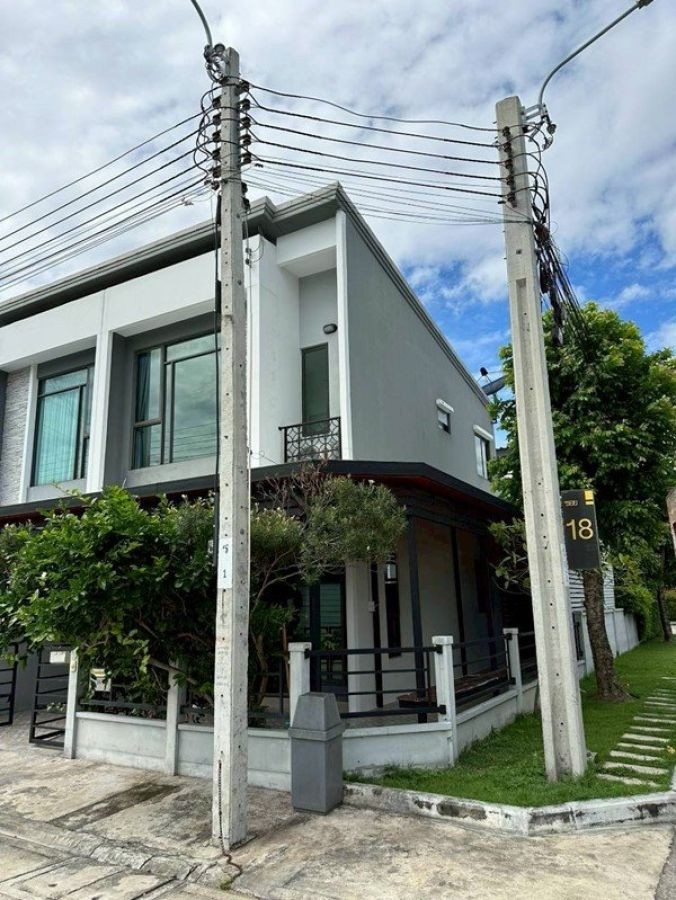 บ้านหัวมุม วิวสวน ให้เช่า โครงการ Pleno สุขสวัสดิ์-ประชาอุทิศ 60 เฟอร์นิเจอร์ครบ เข้าอยู่ได้ทันที โทร 085-144-0184