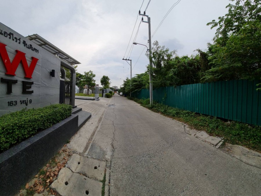 ขายที่ดิน 409 ตรว. ซอยแบริ่ง 66แยก3  เข้าออกซอยศรีด่าน11ได้ ใกล้ถนนศรีนครินทร์และ  MRT ศรีแบริ่ง