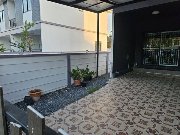 ขายด่วน บ้านทาวเฮ้าส์ หมู่บ้านศิวาลัย บางสมัคร บางปะกง ฉะเชิงเทรา สภาพใหม่ เนื้อที่ 42 ตรว. โทร 0632359638