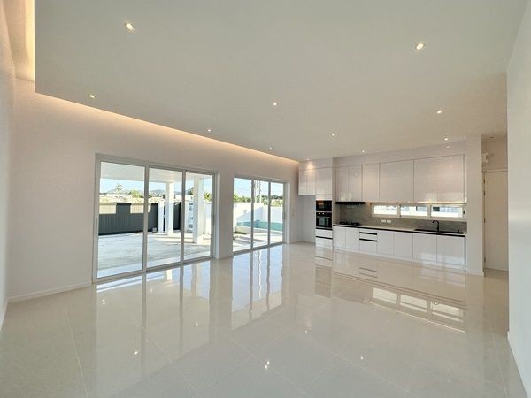 พูลวิลล่าโมเดิร์น 3 ห้องนอน 3.5 ห้องน้ำ สระเกลือส่วนตัว ในหัวหิน ใกล้ Black Mountain และรร.นานาชาติ โทร 0823664757