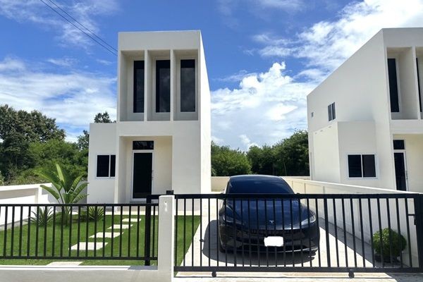 บ้านใหม่โมเดิร์น 2 ชั้น ลำพูน 1.29 ล้าน! 50ตรว. ฟรีโอน! ใกล้เมือง-รพ. 5 นาที โทร 093-584-6654