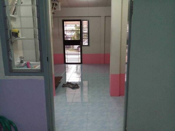 ให้เช่าบ้าน 2ชั้น โคราช ราคาถูก โครงการ เอื้ออาทรโชคชัย อ.โชคชัย จ.นครราชสีมา พร้อมแอร์ ใกล้มหาวิทยาลัยรามคำแหง โทร 080-6354406