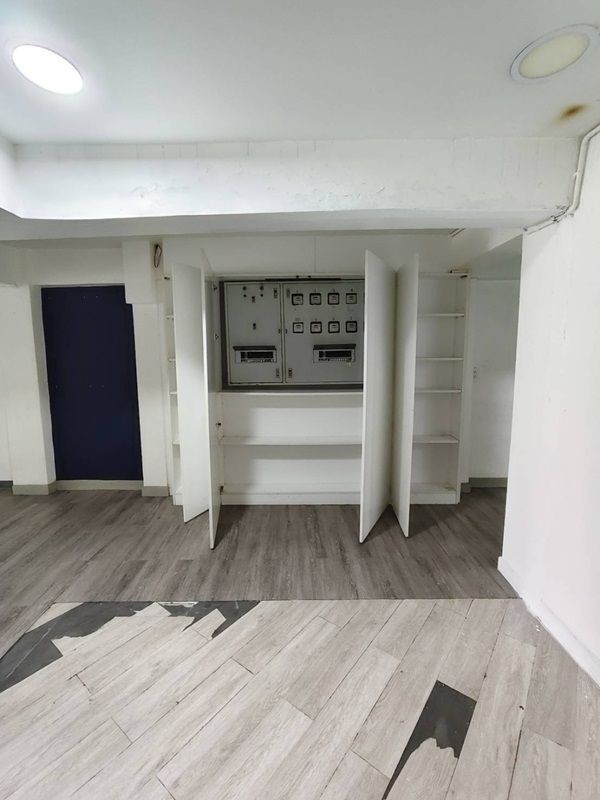 ขายอาคารพาณิชย์ ปากซอยประชาอุทิศ 127 ใกล้บิ๊กซี ติดถนนใหญ่ ทำเลศักยภาพสูง โทร 063-365-9464