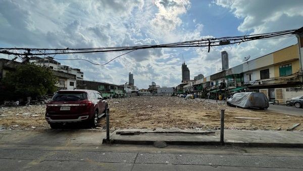 ขายที่ดินแปลงศักยภาพ ซอยจันทน์ 45 สาทร 740 ตรว. แปลงสวย ใจกลางสาทร โทร 086-8833232