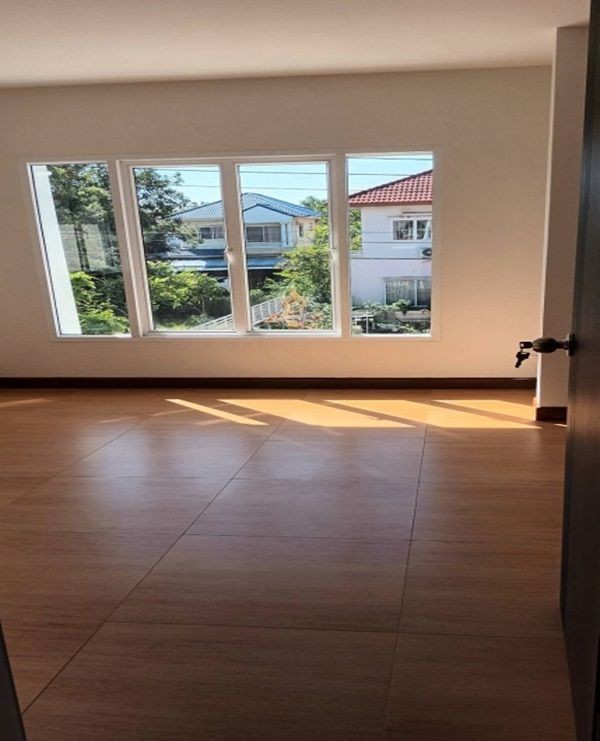 ขายด่วน! บ้านแฝด 2 ชั้น 3 ห้องนอน 2 ห้องน้ำ เนื้อที่ 35 ตรว. ใกล้ ม.มหิดล แม็คโคร และเซ็นทรัลศาลายา โทร. 084-0803830