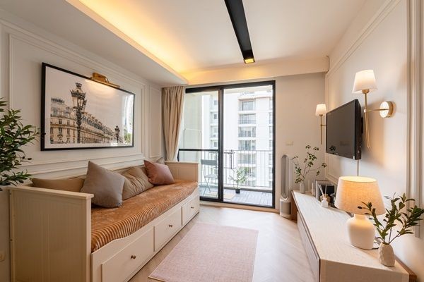 The Nest Ploenchit | Newly Renovated 1BR in Prime CBD — Move-in Ready Tel 062-992-5599